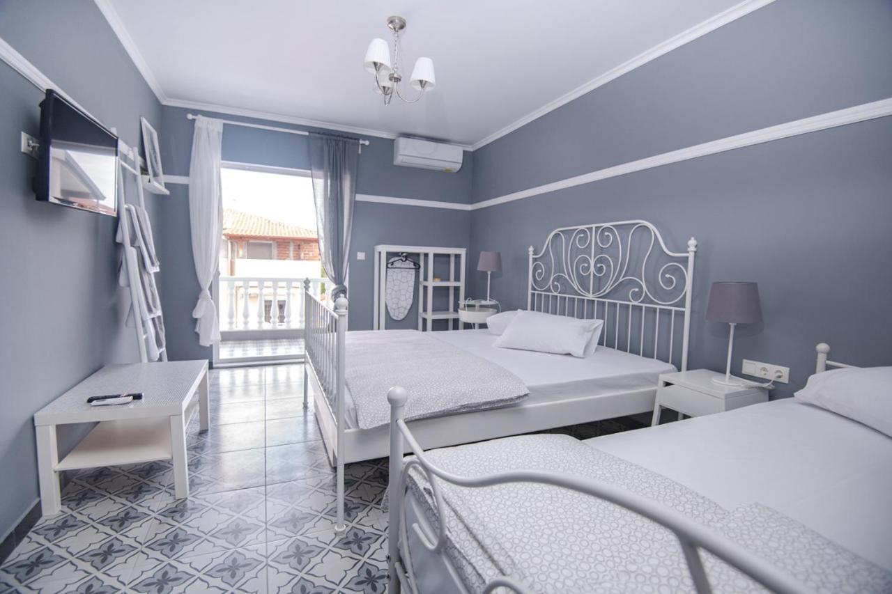 Retro Luxury Rooms Olympic Beach Exterior photo