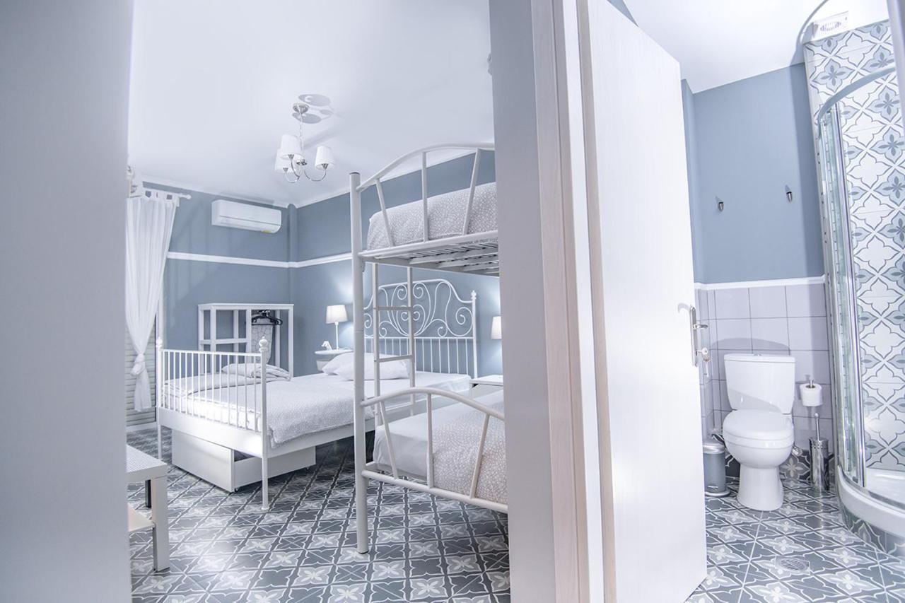 Retro Luxury Rooms Olympic Beach Exterior photo