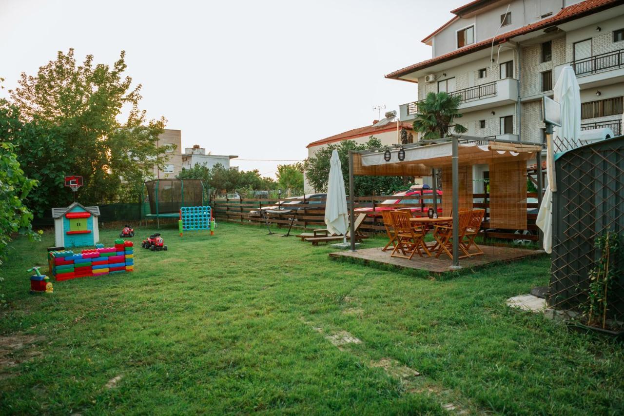 Retro Luxury Rooms Olympic Beach Exterior photo