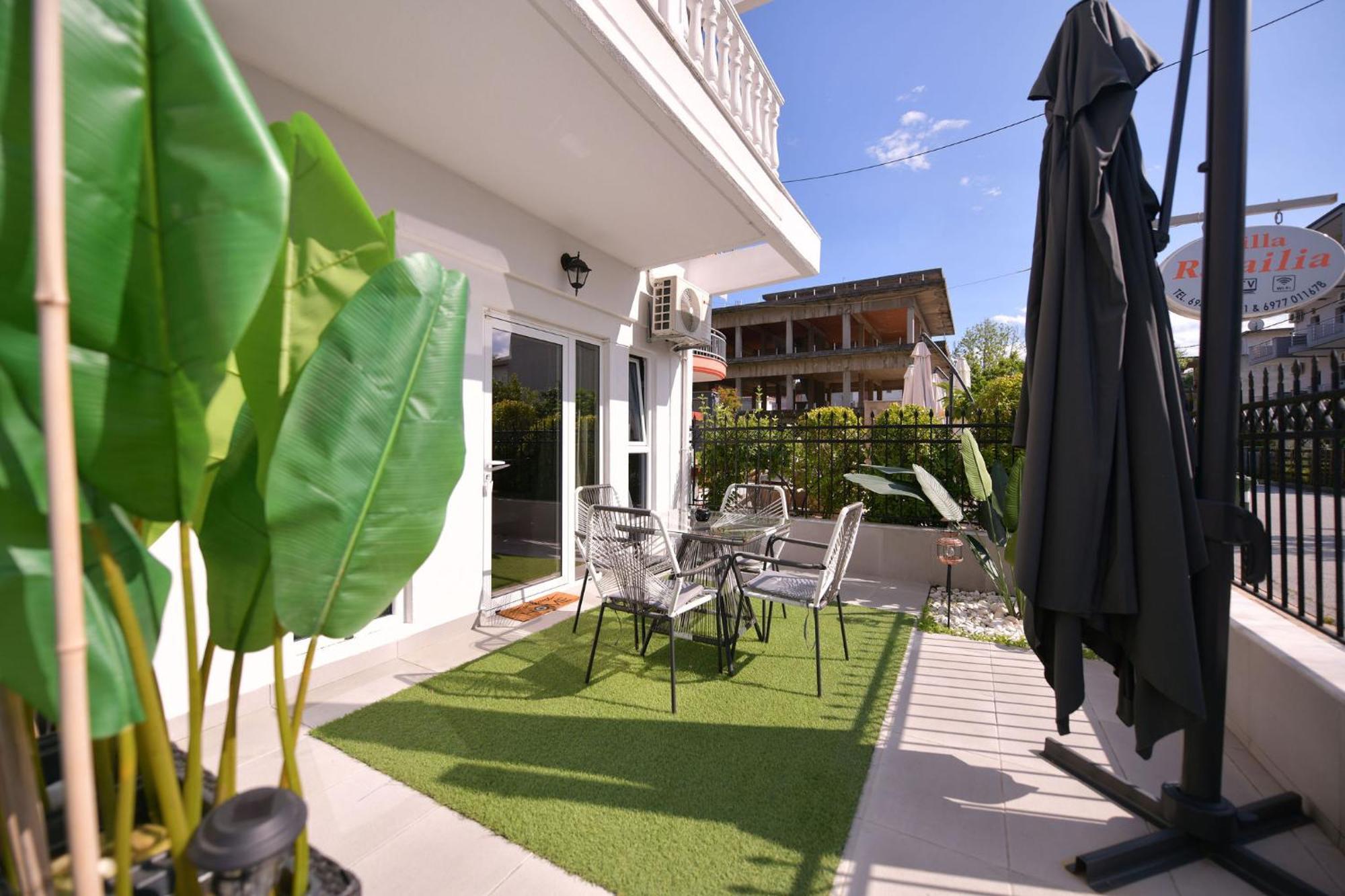 Retro Luxury Rooms Olympic Beach Exterior photo