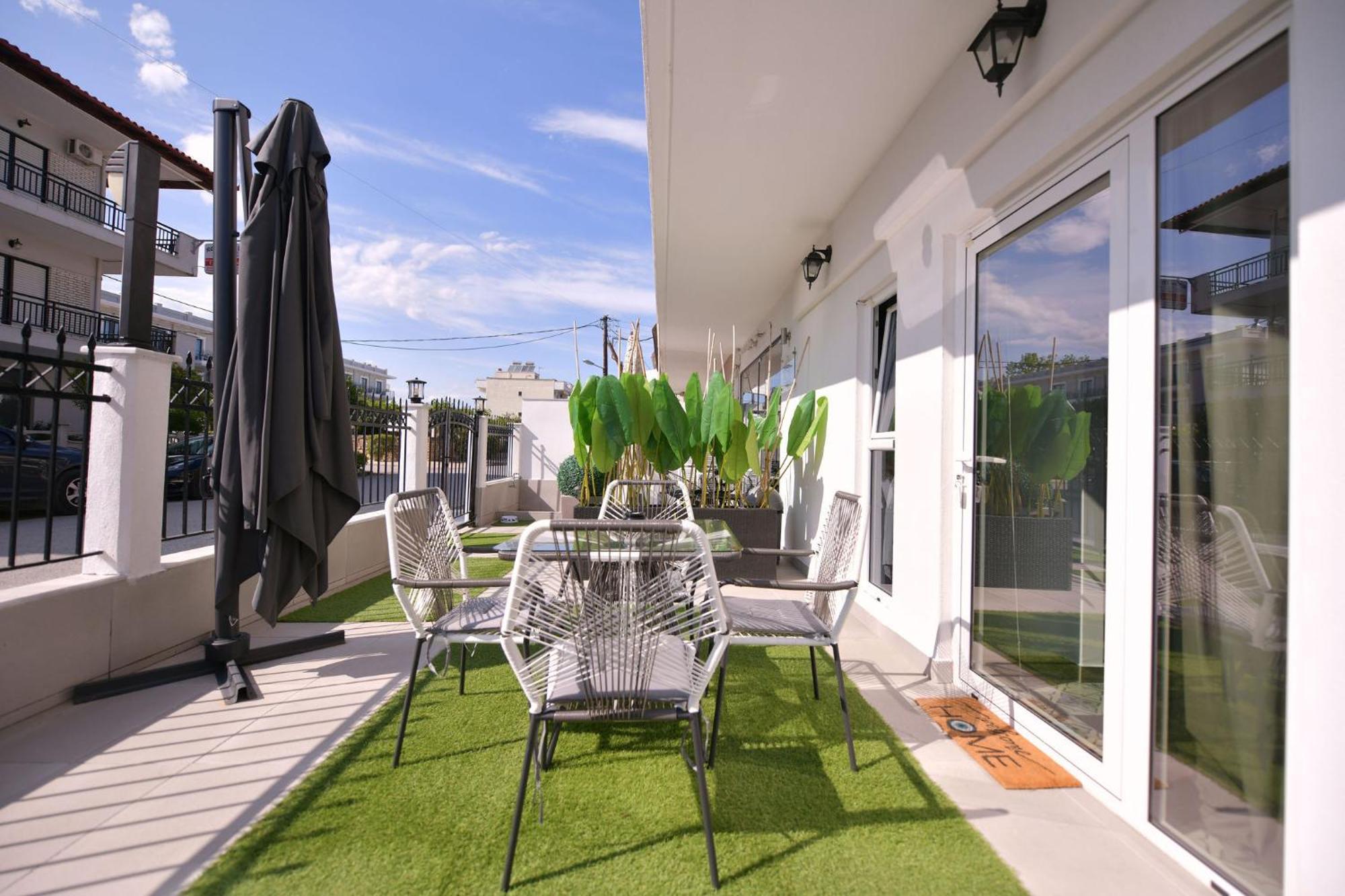 Retro Luxury Rooms Olympic Beach Exterior photo