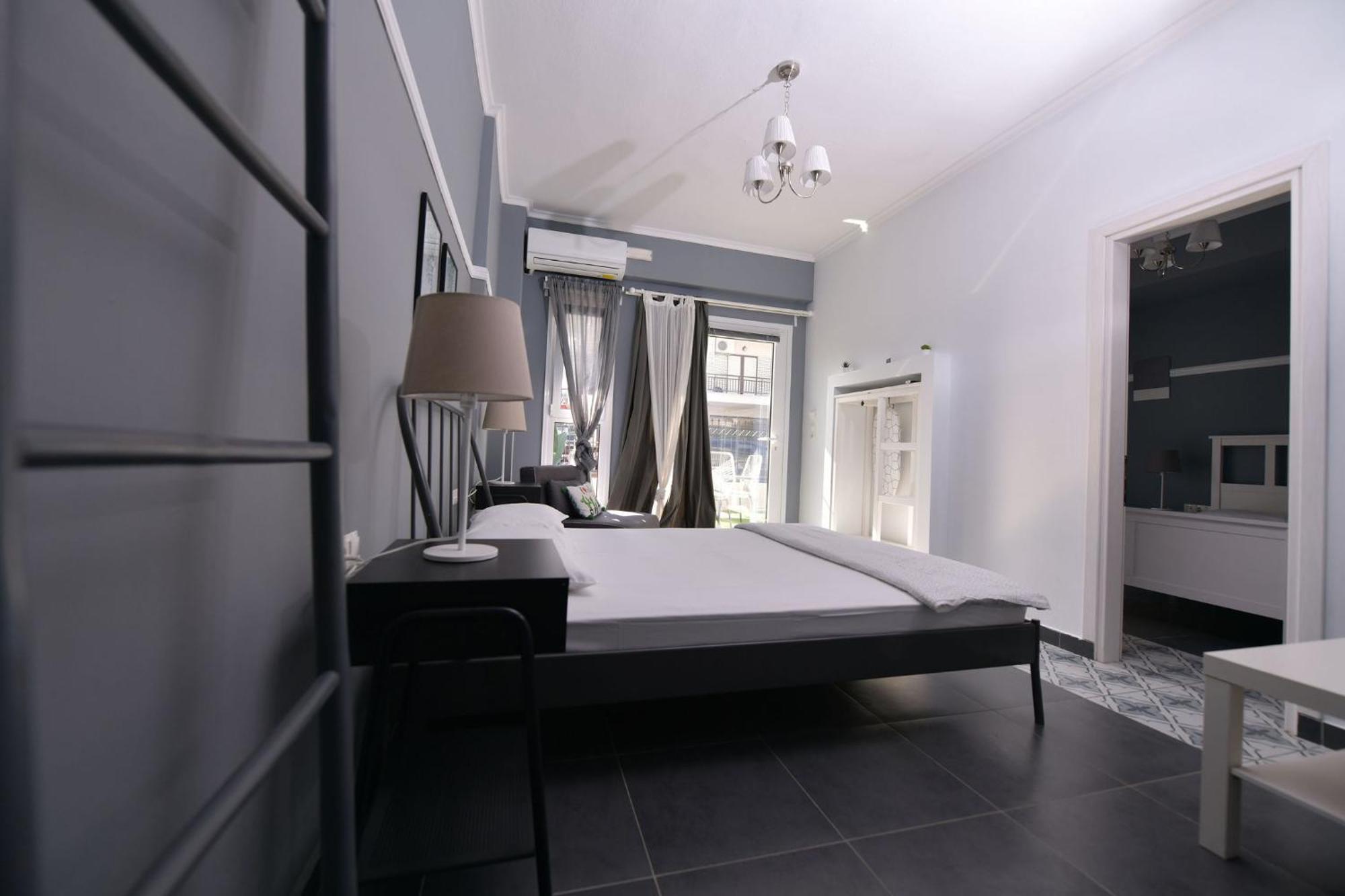 Retro Luxury Rooms Olympic Beach Exterior photo