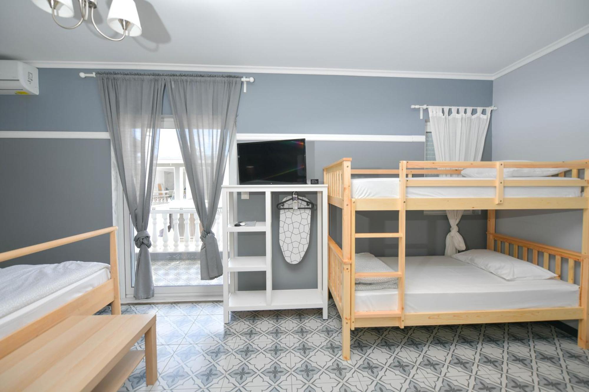 Retro Luxury Rooms Olympic Beach Exterior photo
