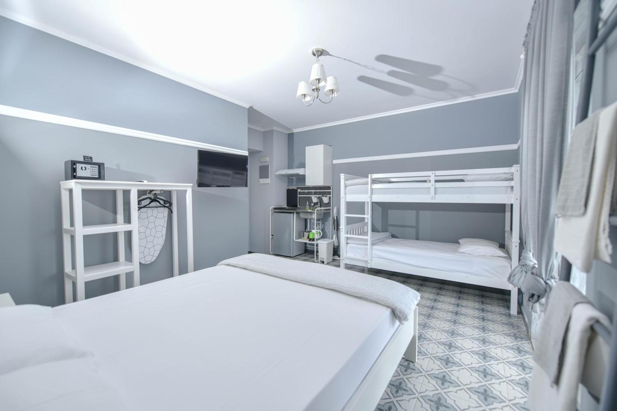 Retro Luxury Rooms Olympic Beach Exterior photo