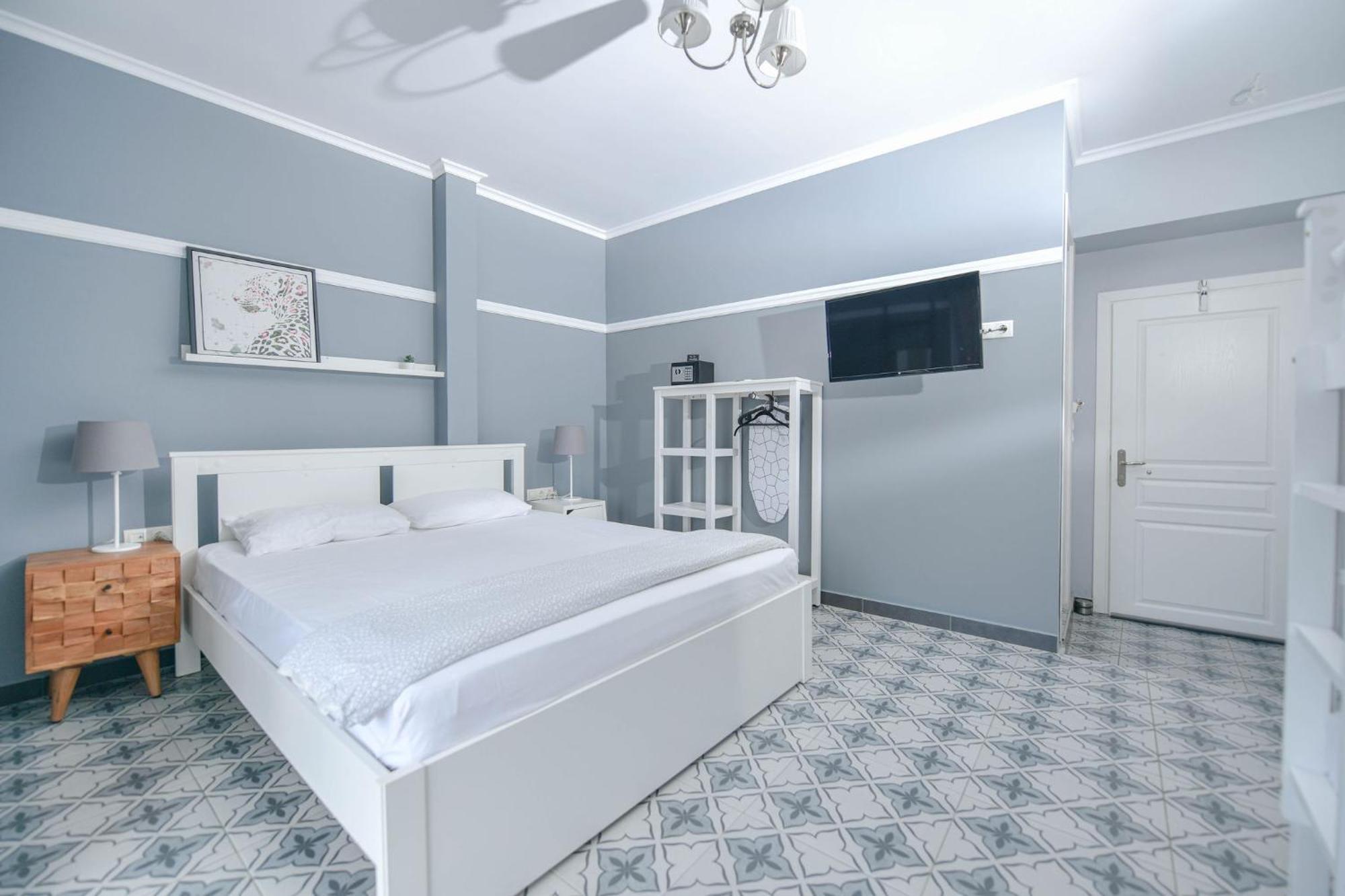 Retro Luxury Rooms Olympic Beach Exterior photo